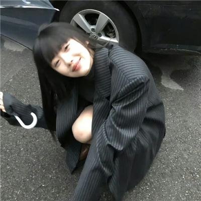 当红小花深夜共进晚餐，连续多日内幕曝光，经纪人连夜公关